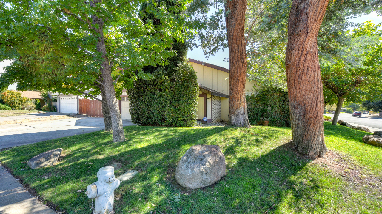 9800 Woodhollow Way, Sacramento, CA, 95827 Scene 2