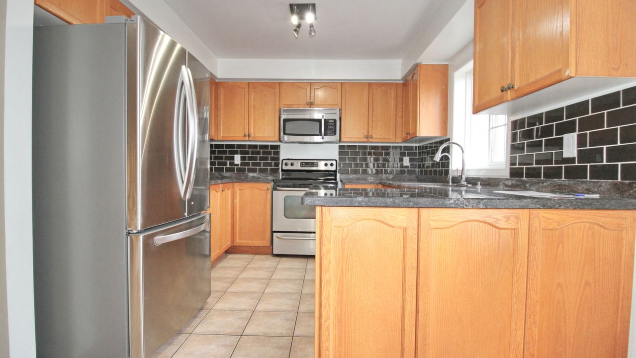 520 Novo Star Dr.Unit 38, Brampton, ON, L6T5H8 Scene 3