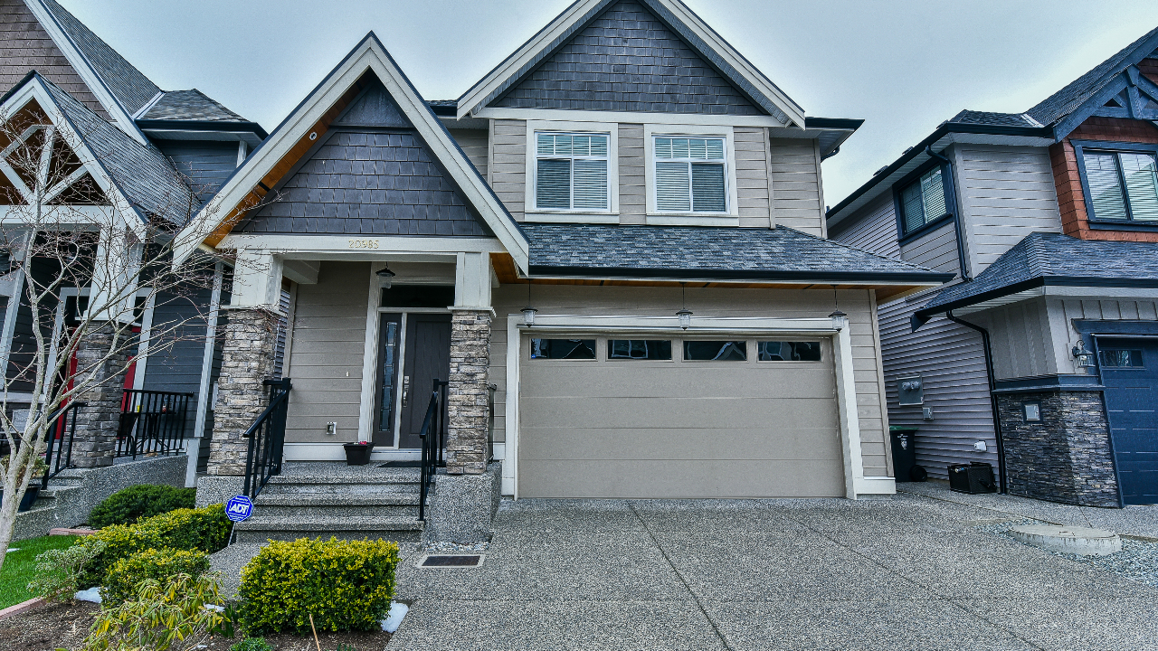 20985 80A Ave, Langley, BC, V2Y 2C8 Scene 1