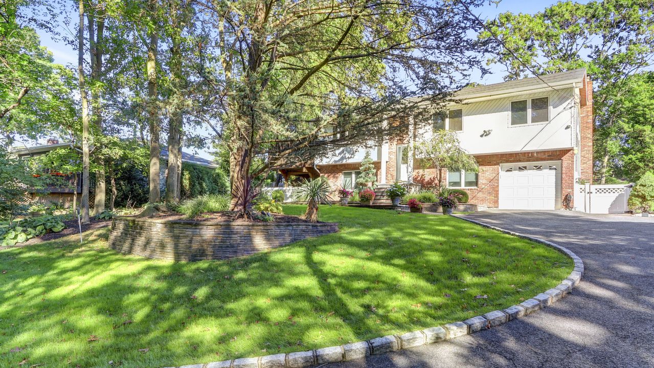 39 Friendly Rd, Smithtown, NY, 11787 Scene 2