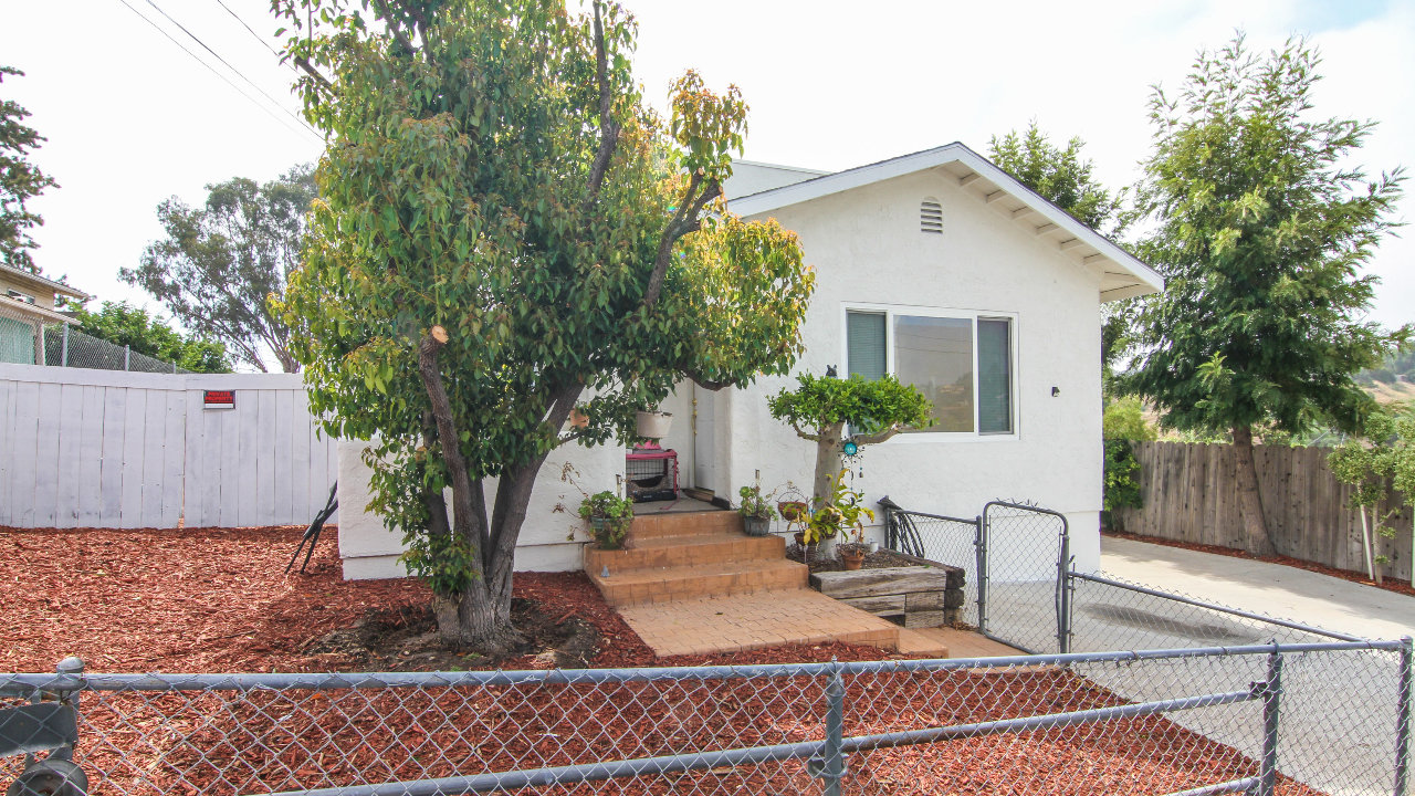 605 Pidgeon St., San Diego, CA, 92114 Scene 3