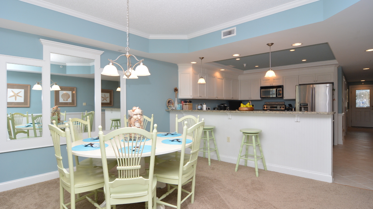 Dining Area and Br