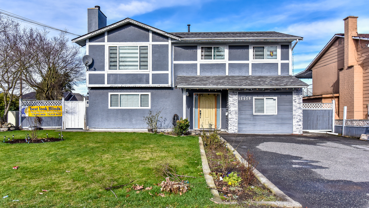 13459 80 Ave., Surrey, BC, V3W 3C2 Scene 1