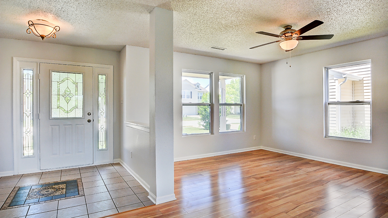 Living Room/Dining Room