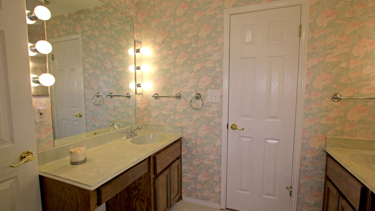 Full Bath 2nd Vanity