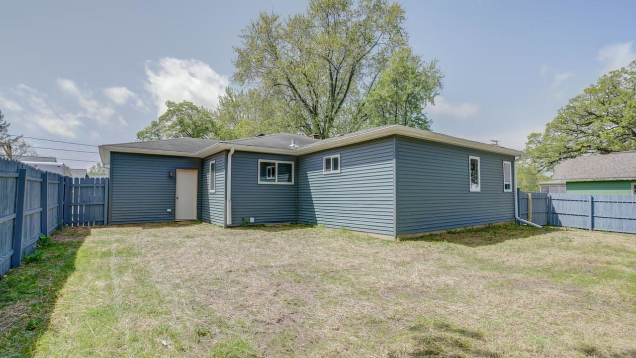 6914 South Avenue, Middleton-55