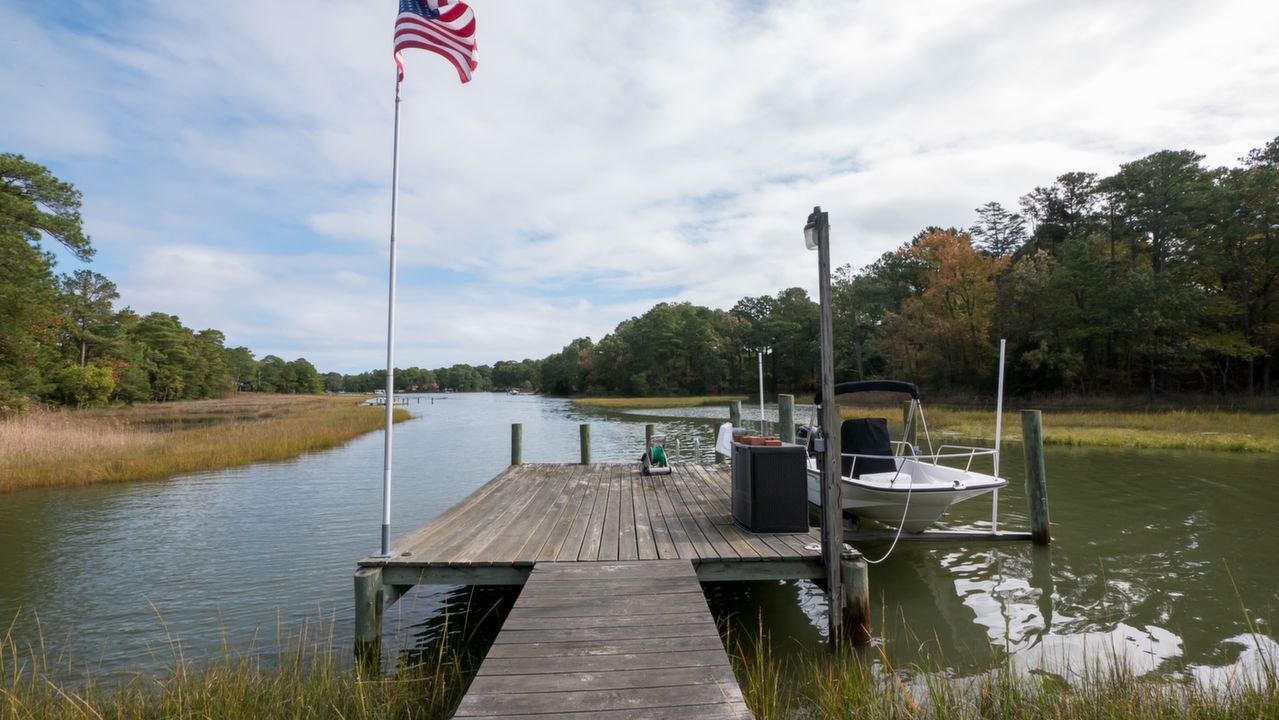 Dock and Lift