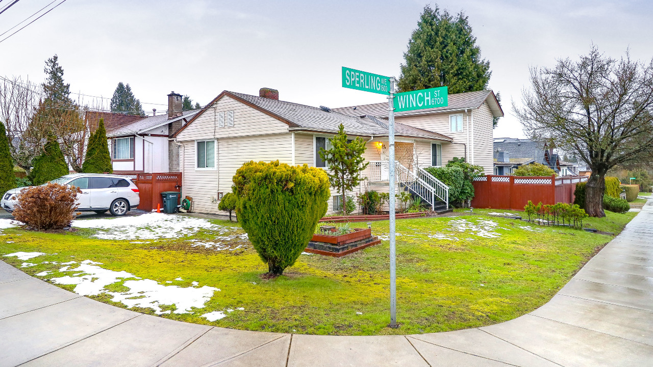 1608 SPERLING AVE, Burnaby, BC, V5B 4K2 Scene 2