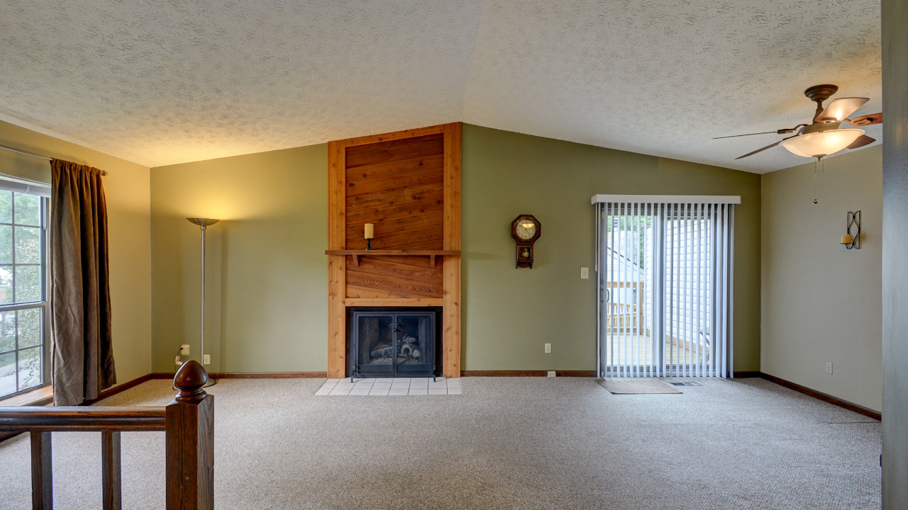 Living Room/Dining Room