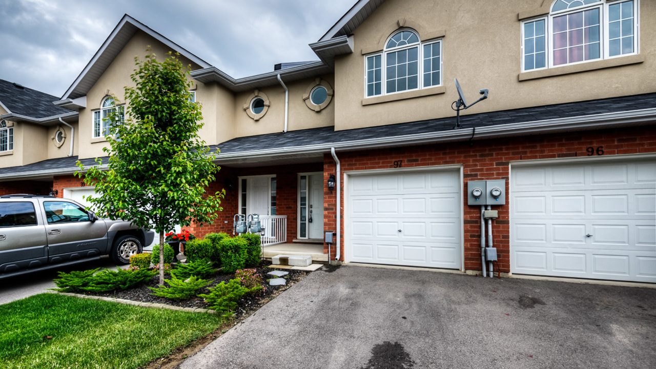 97 - 20 McConkey Crescent, Brantford, ON, N3S 6P8 Scene 1