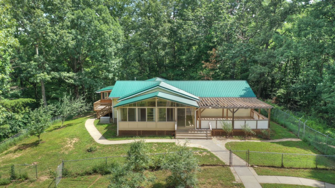 283 Cripple Creek Ln, Ellijay, GA, 30536 Scene 1