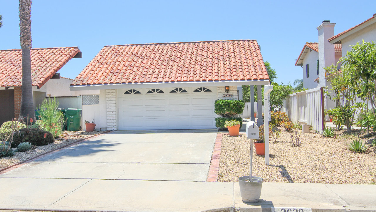 2639 Cazadero, Carlsbad, CA, 92009 Scene 1