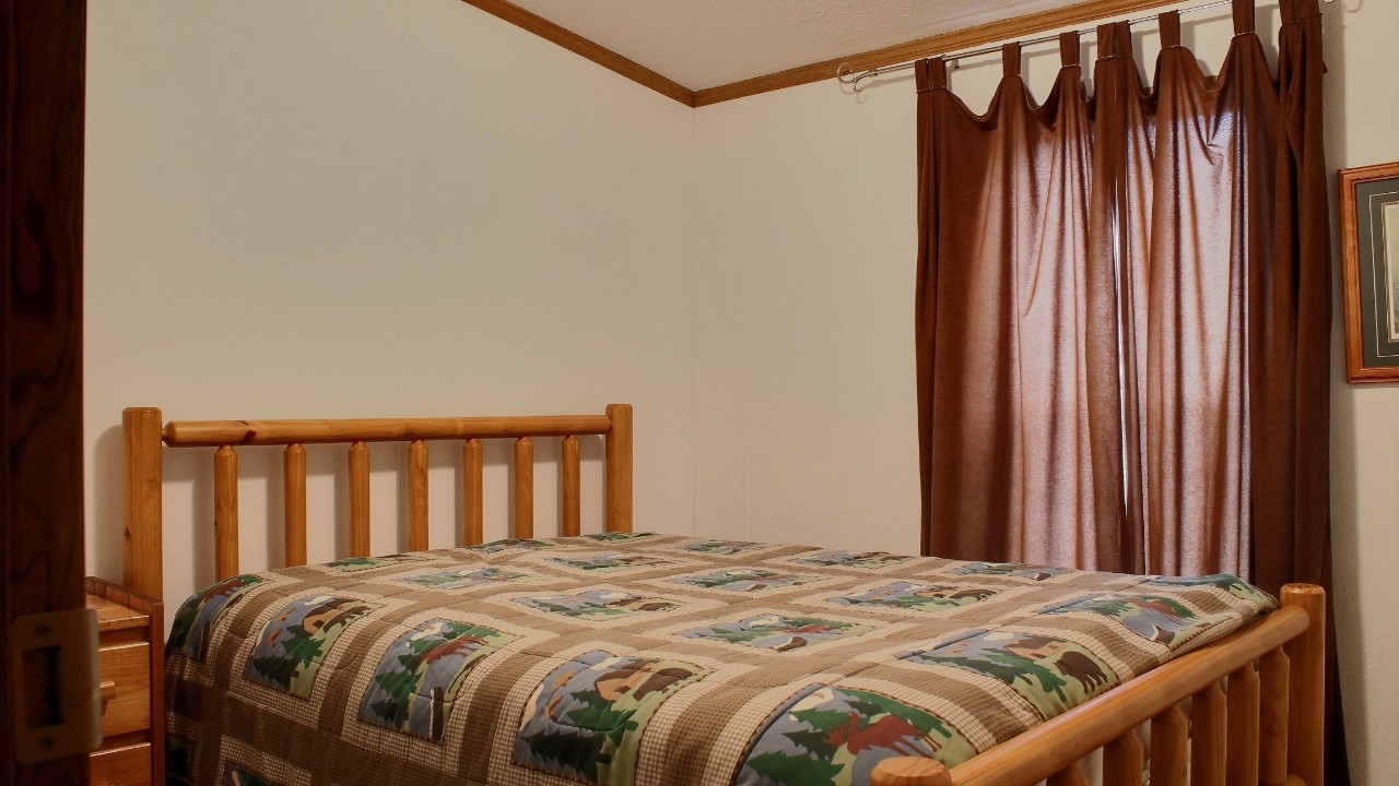 Cabin 10 Bedroom