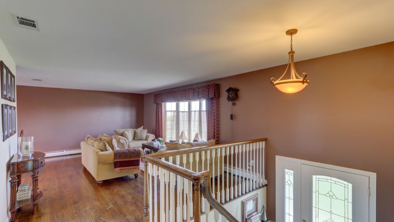 Foyer-Living Room