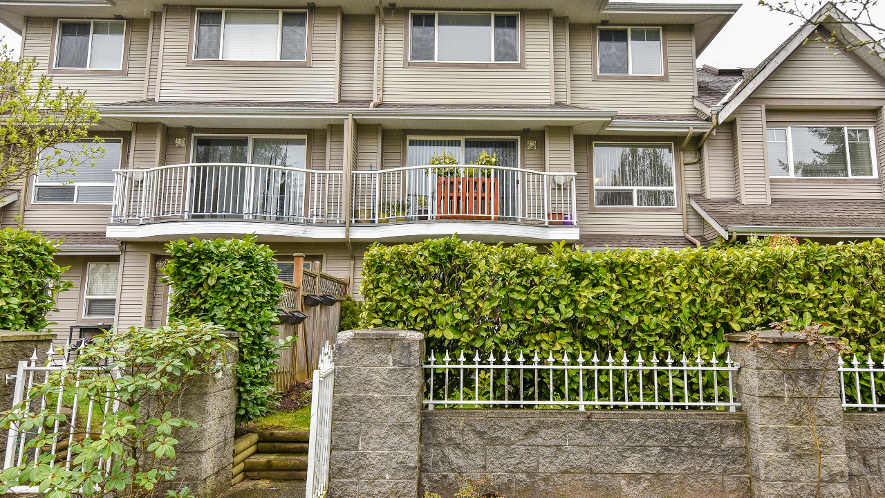 26 8289 121A STREET, Surrey, BC, V3W 1G6 Scene 2