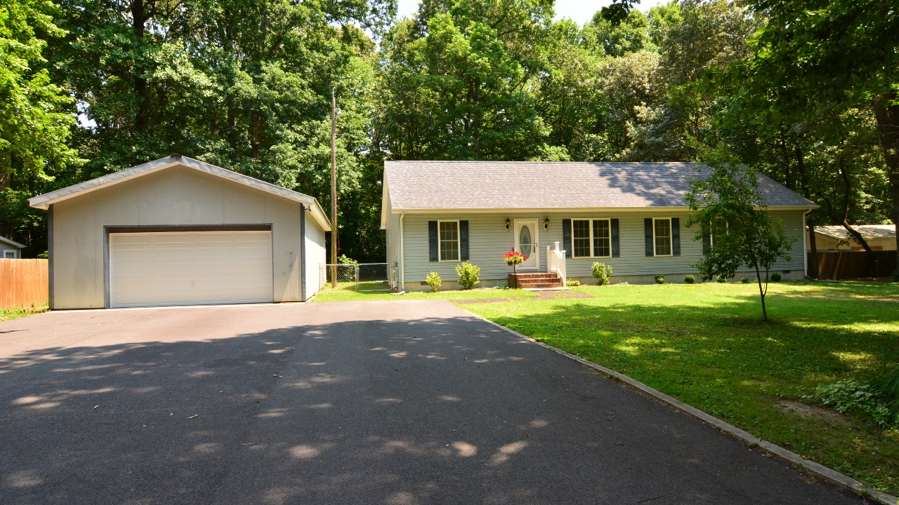 Front of Home and Garage