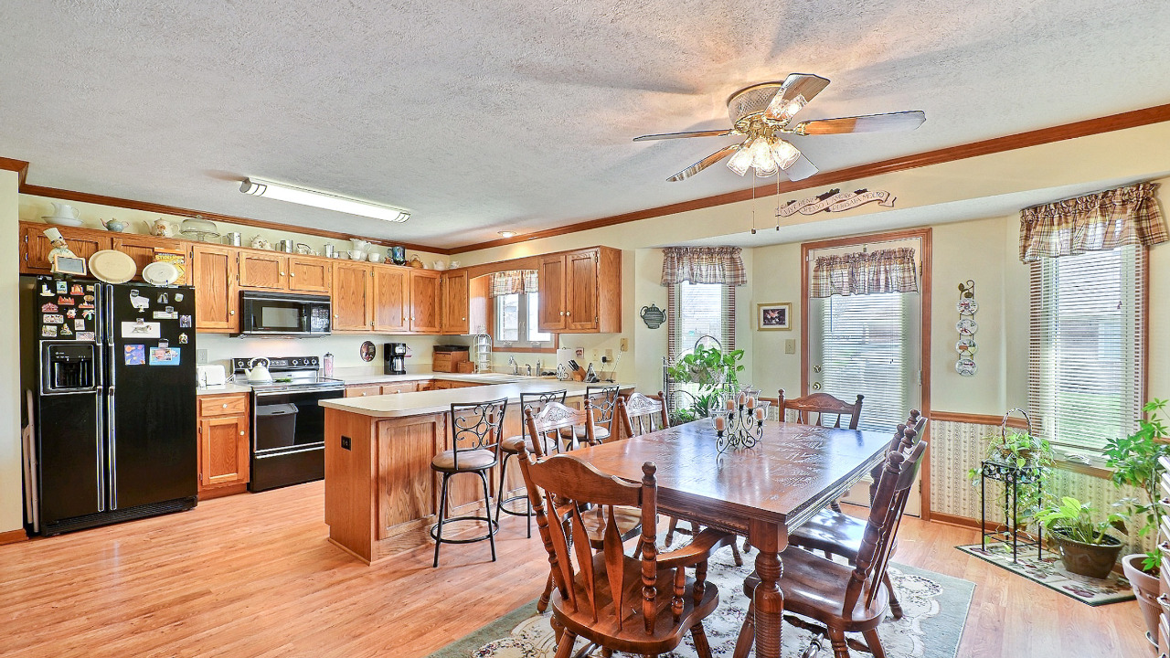 Breakfast Nook 