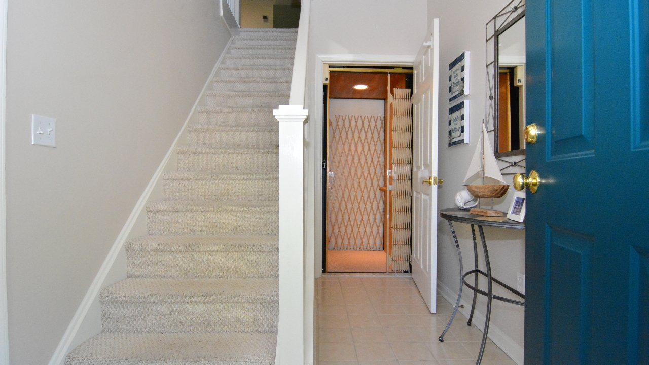 Foyer with Elevator