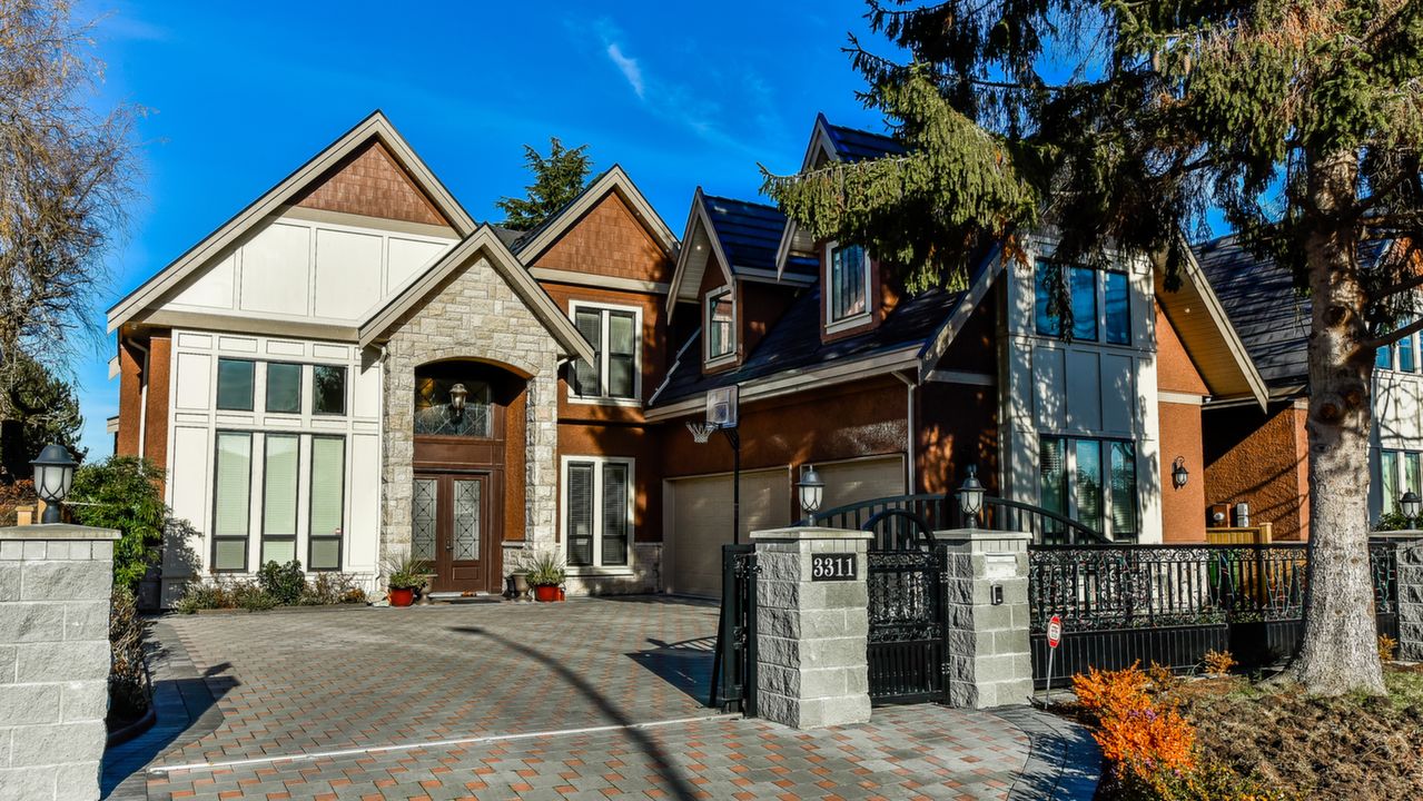 3311 Blundell Rd, Richmond, BC, V7C 1G5 Scene 1