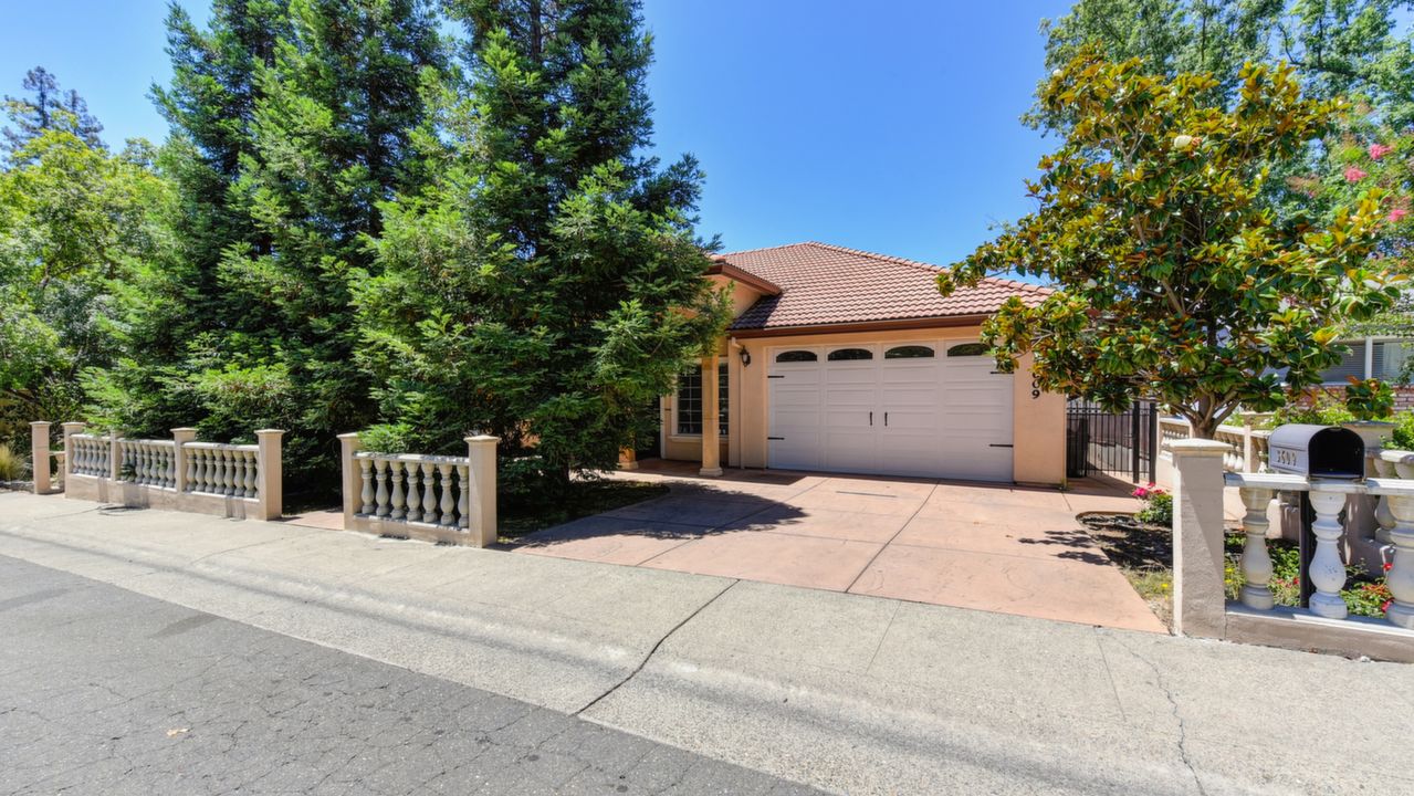 3609 Voleyn St., Carmichael, CA, 95608 Scene 1