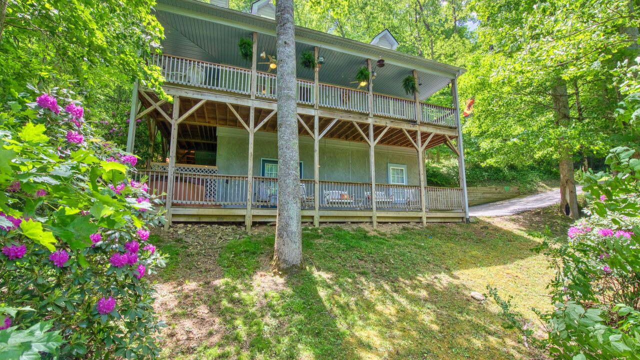 Brown's Creeksong Home, Waynesville, NC, 28785 Scene 1