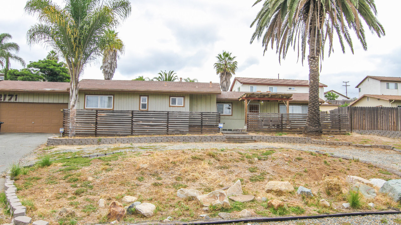 2171 Helix St., Spring Valley, CA, 91977 Scene 1