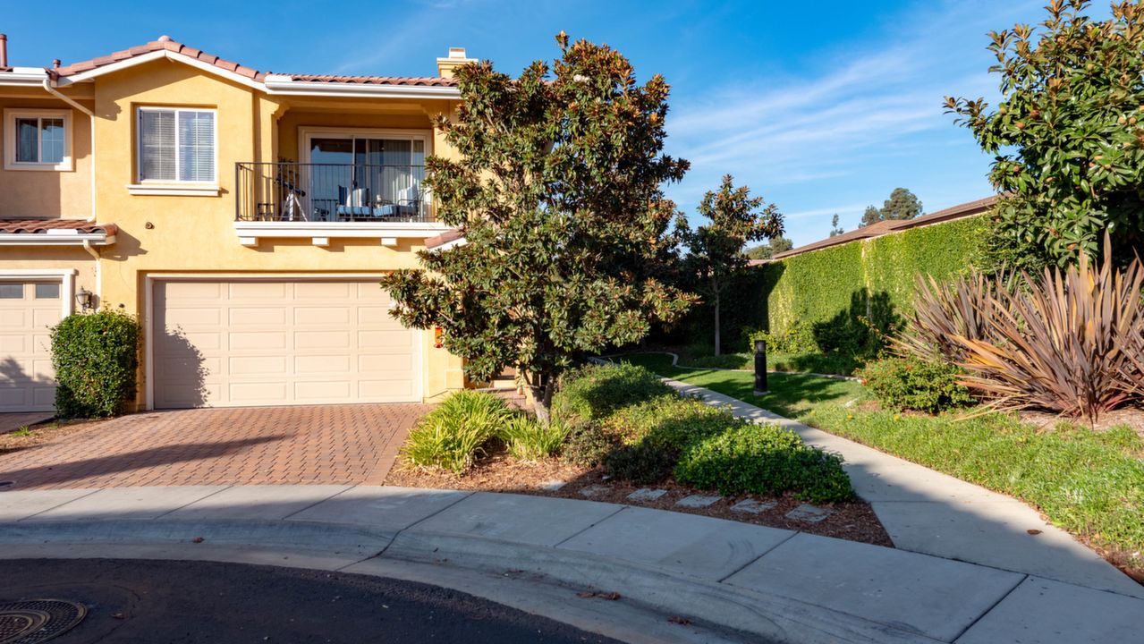 1332 Isabella Way, Vista, CA, 92084 Scene 1