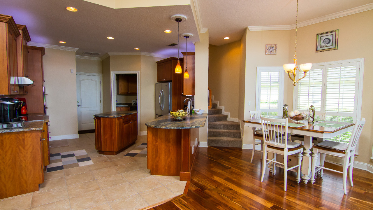 Kitchen_Breakfast Area