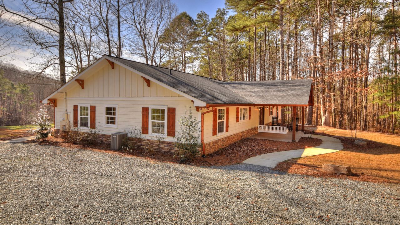 121 Willow Creek Lane, Ellijay, GA, 30540 Scene 2