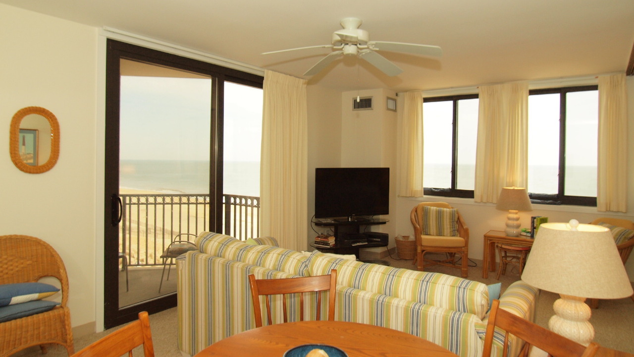 Dining Room to Family Room