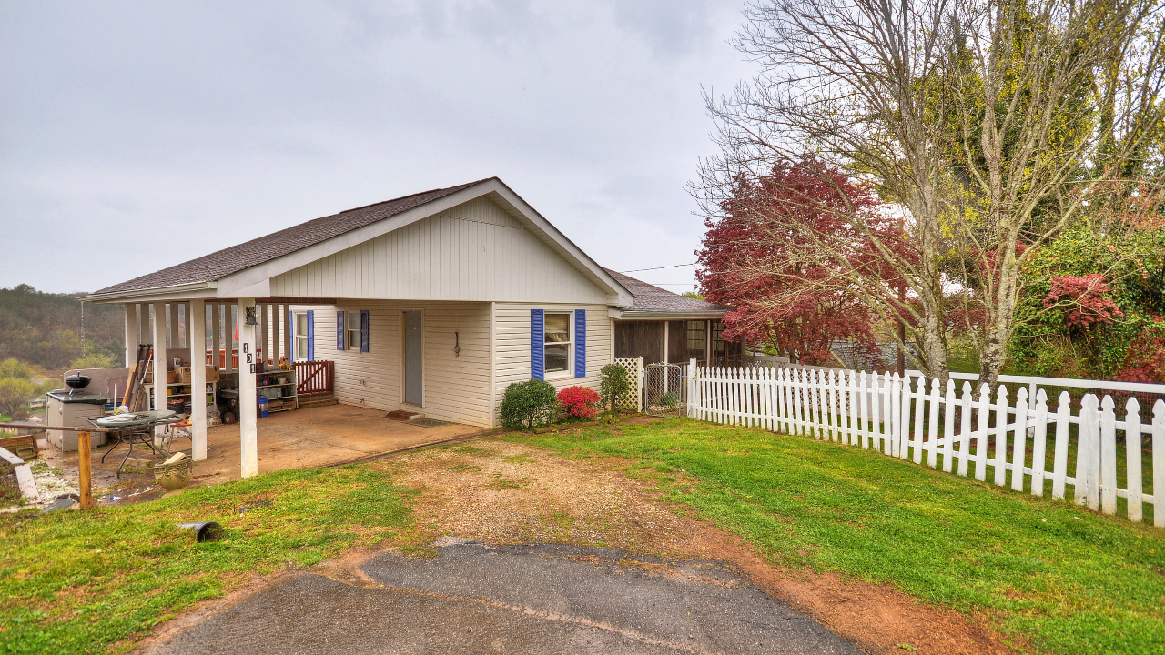 101 Crest St, McCaysville, TN, 37317 Scene 1