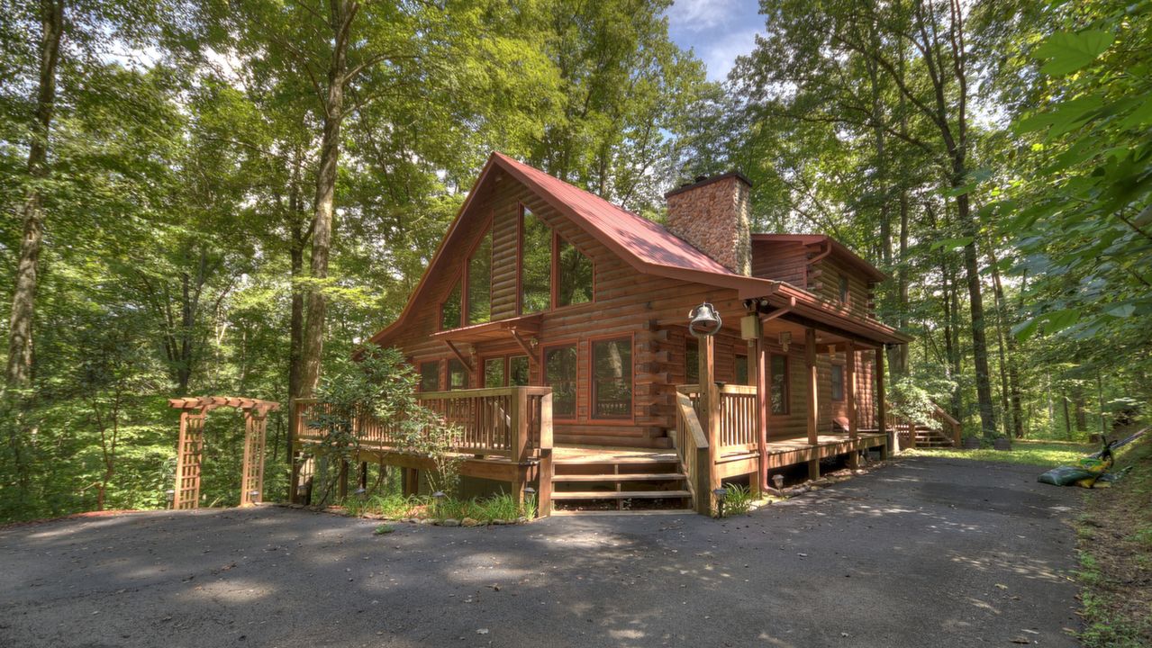 629 Valley Dr, Ellijay, GA, 30536 Scene 1