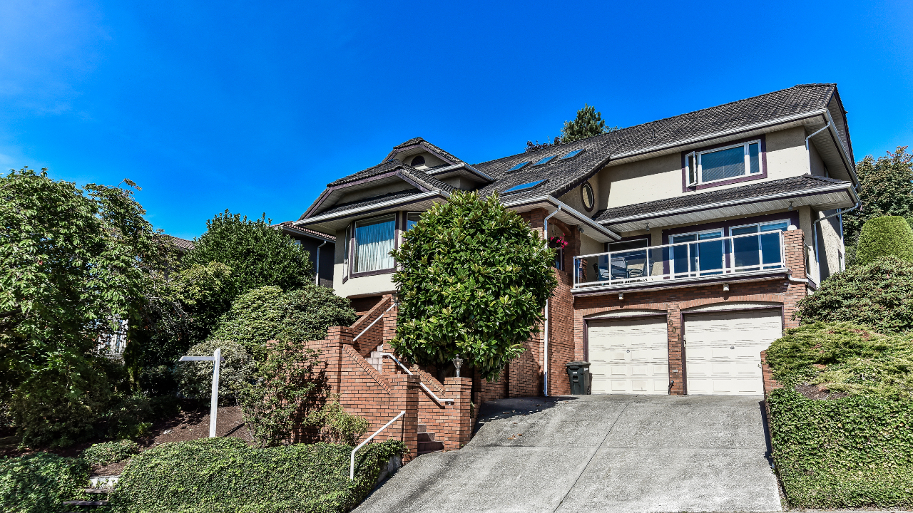 7601 Arvin Court, Burnaby, BC, V5A 4N1 Scene 1