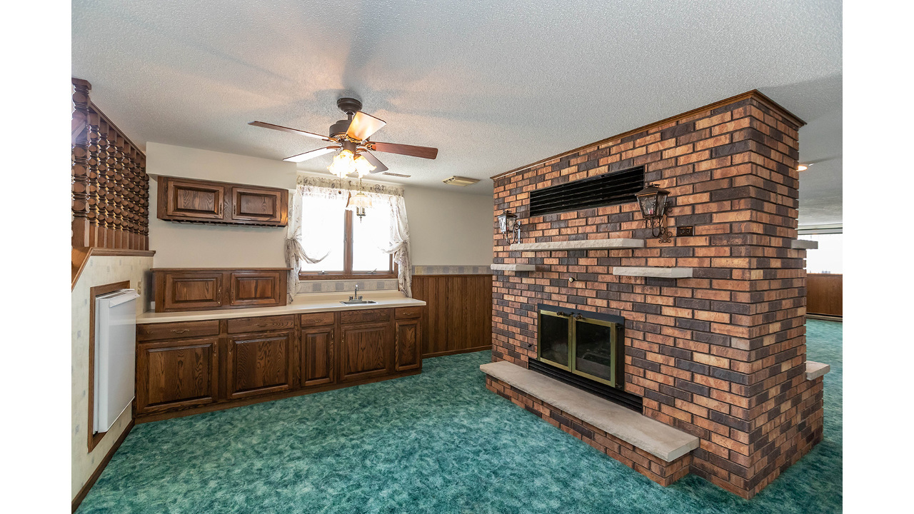 Wet Bar and Fireplace