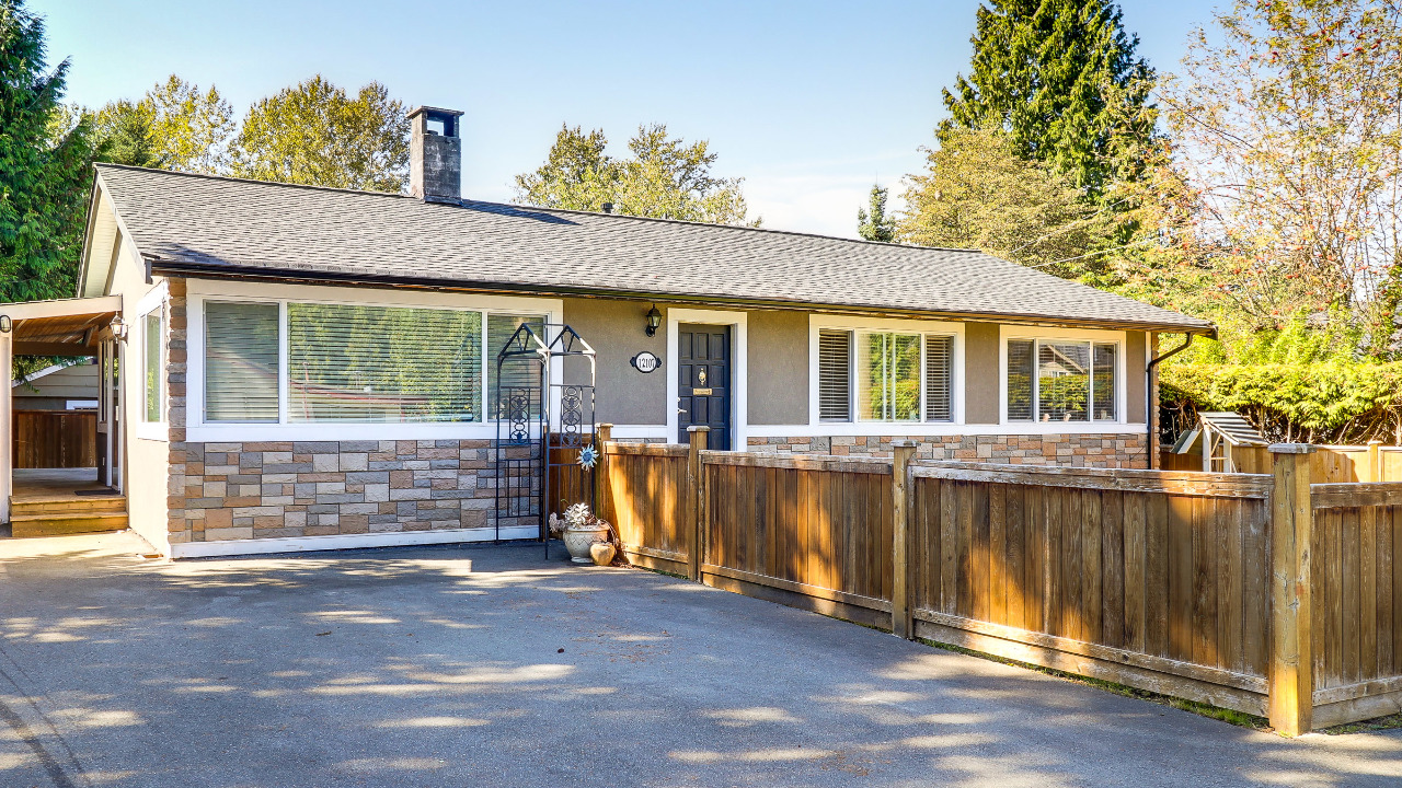 12107 Garden St, Maple Ridge, BC, V2X 5Z2 Scene 1