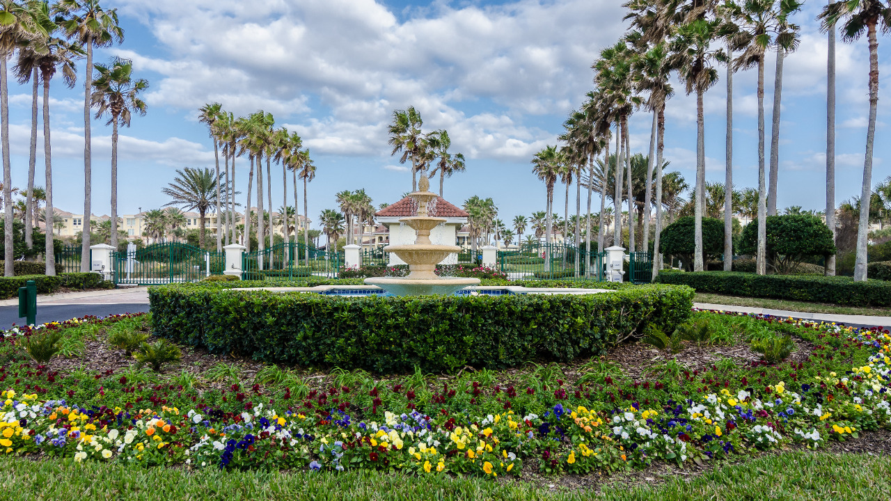 Ocean Grande Entrance Fountain