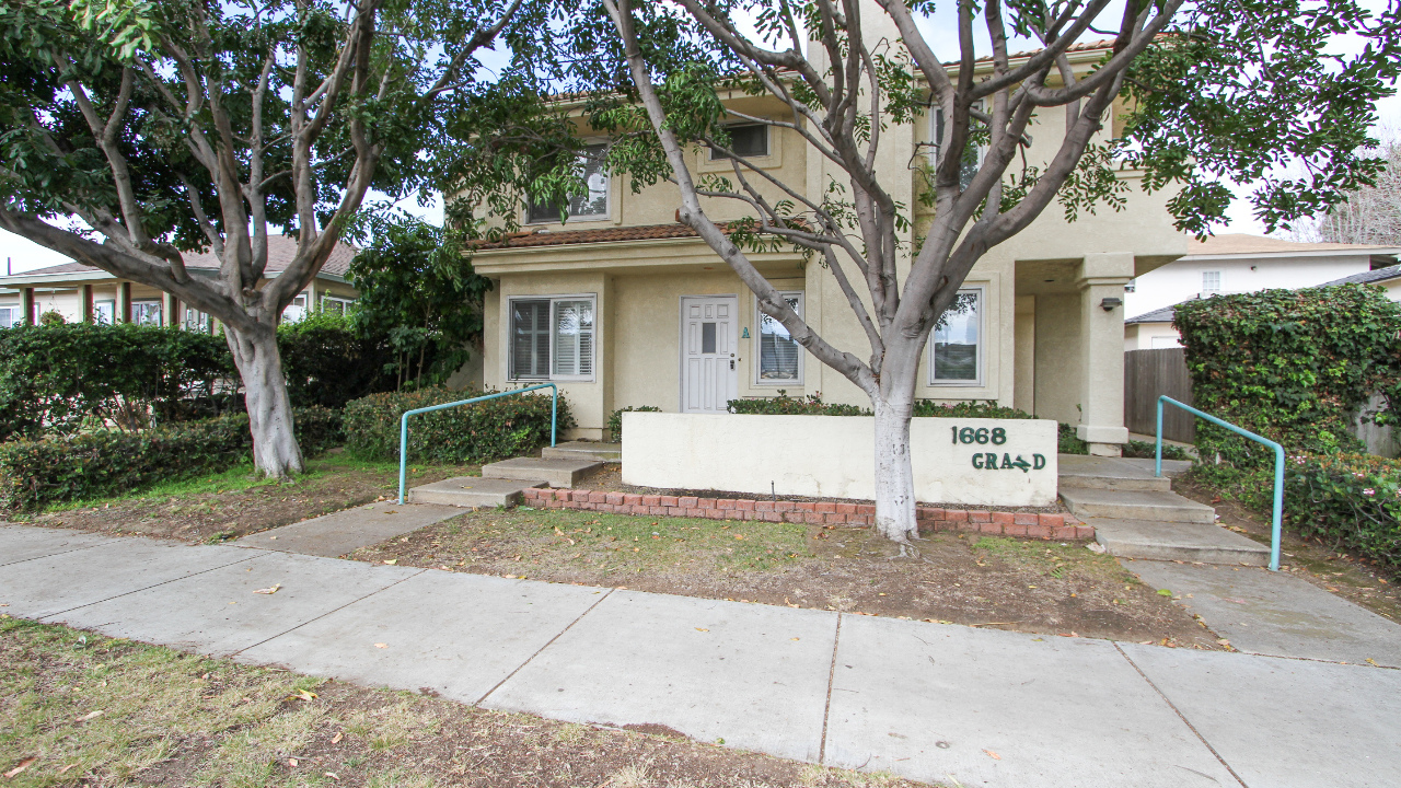 1668 Grand Ave. #A, San Diego, CA, 92109 Scene 1