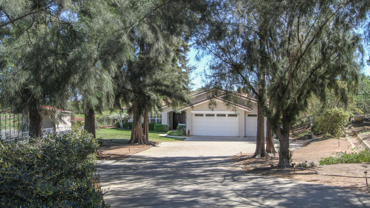 2406 Luelf Ct., Ramona, CA, 92065 Scene 2