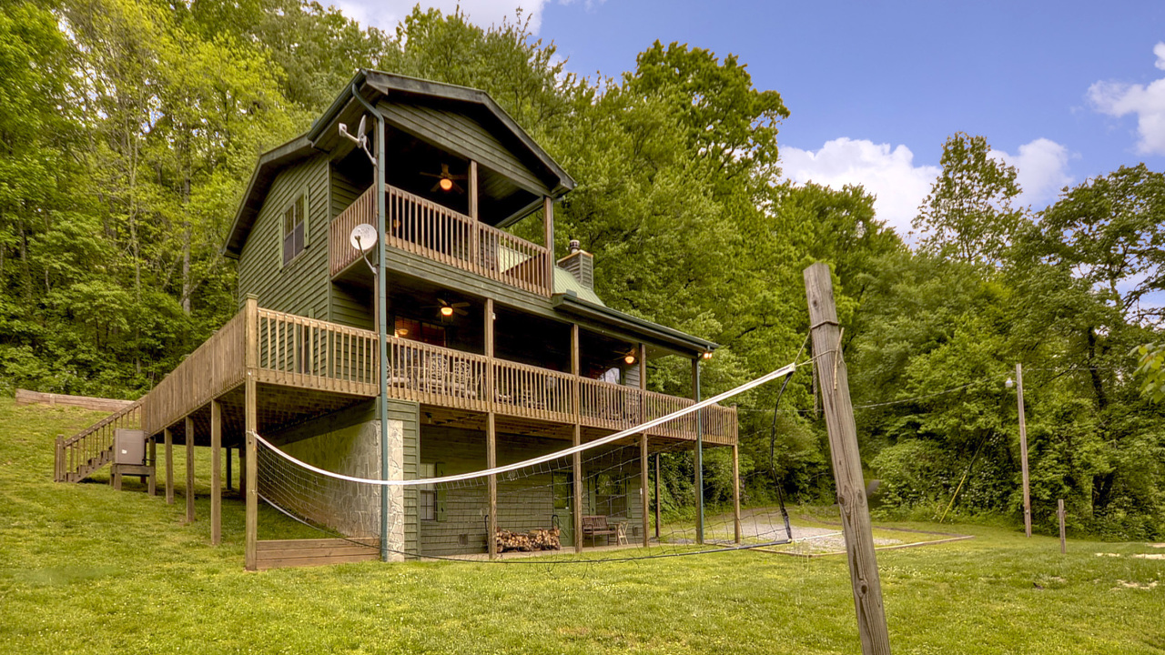 Cabin on the River, McCaysville, GA, 30555 Scene 1