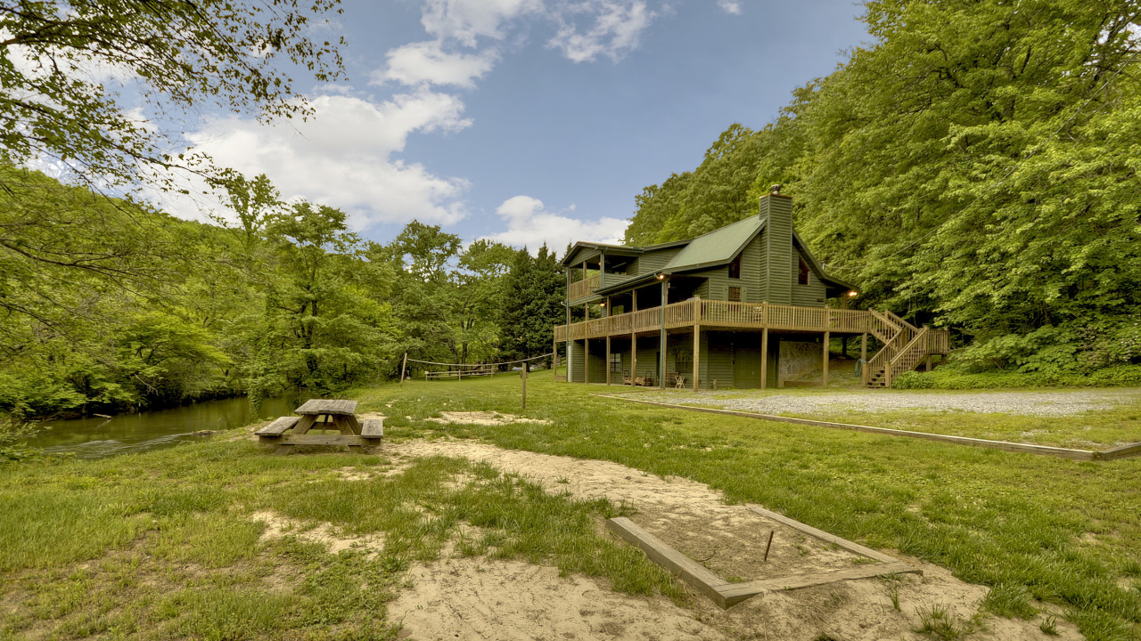 Cabin on the River, McCaysville, GA, 30555 Scene 3