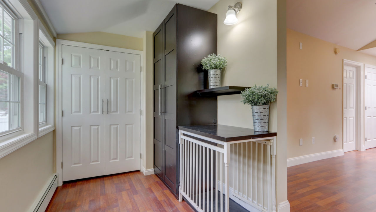 Foyer-Sitting Room