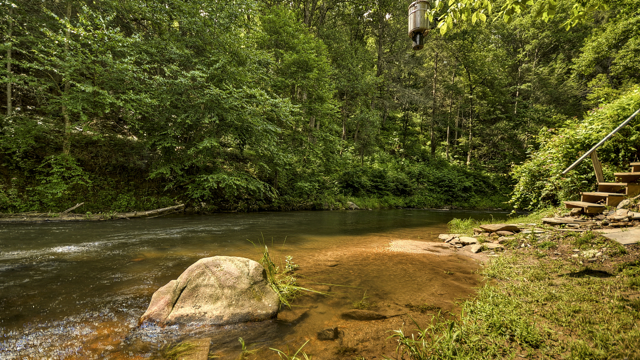 Fightingtown Creek