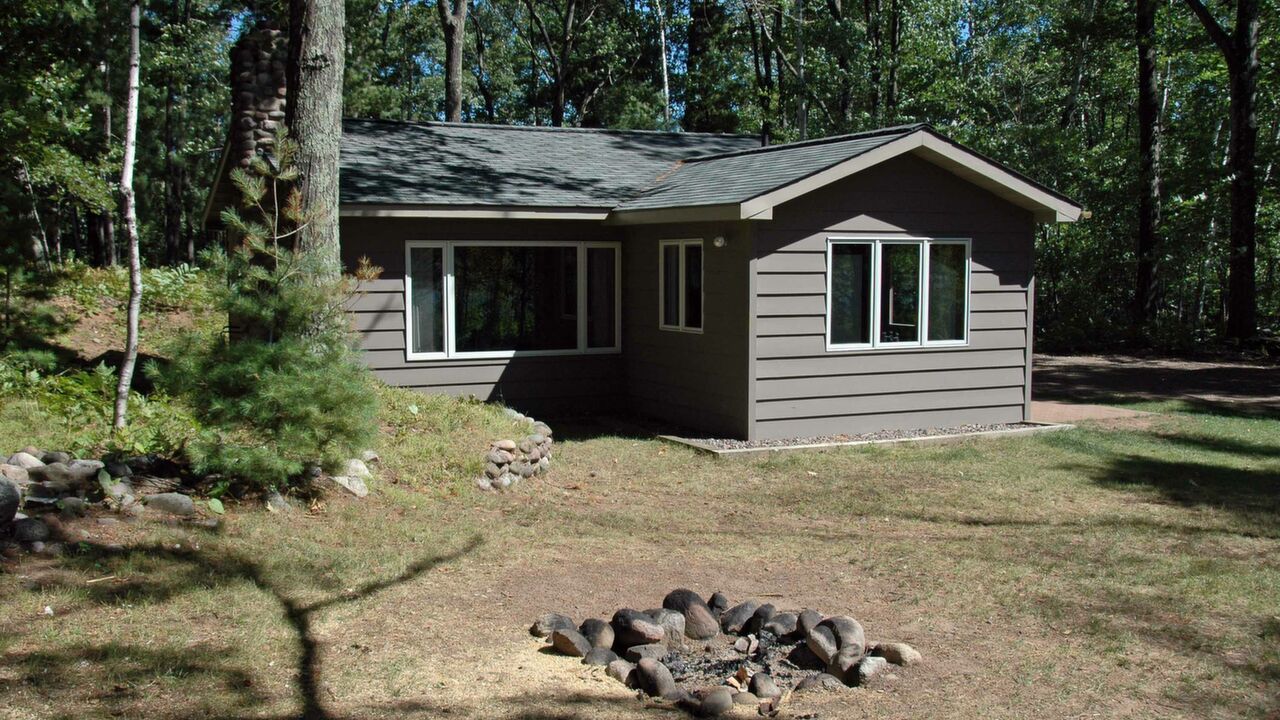 cabin rental on McCarry Lake