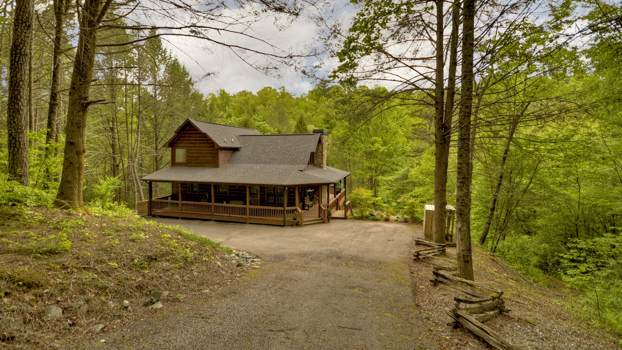 Cabin on the River, McCaysville, GA, 30555 Scene 4