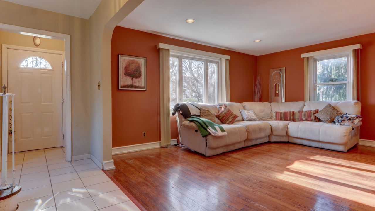 Foyer-Living Room