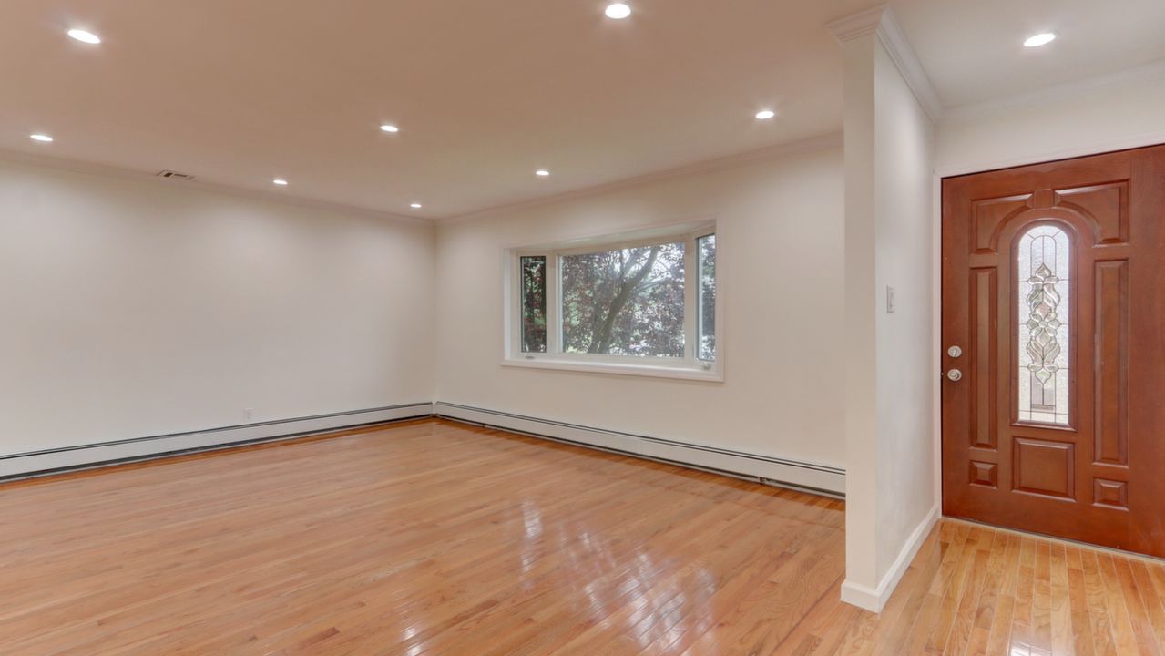 Foyer-Living Room