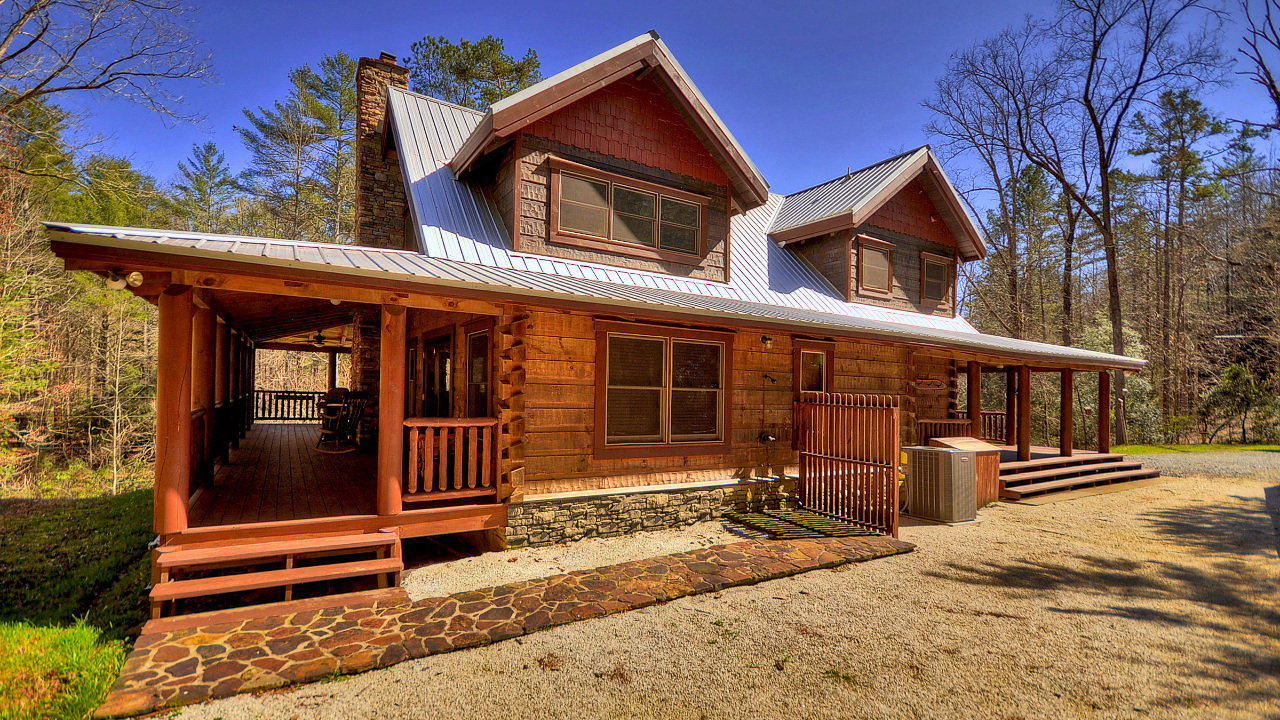 Clear Creek Lodge, Ellijay, GA, 30536 Scene 2