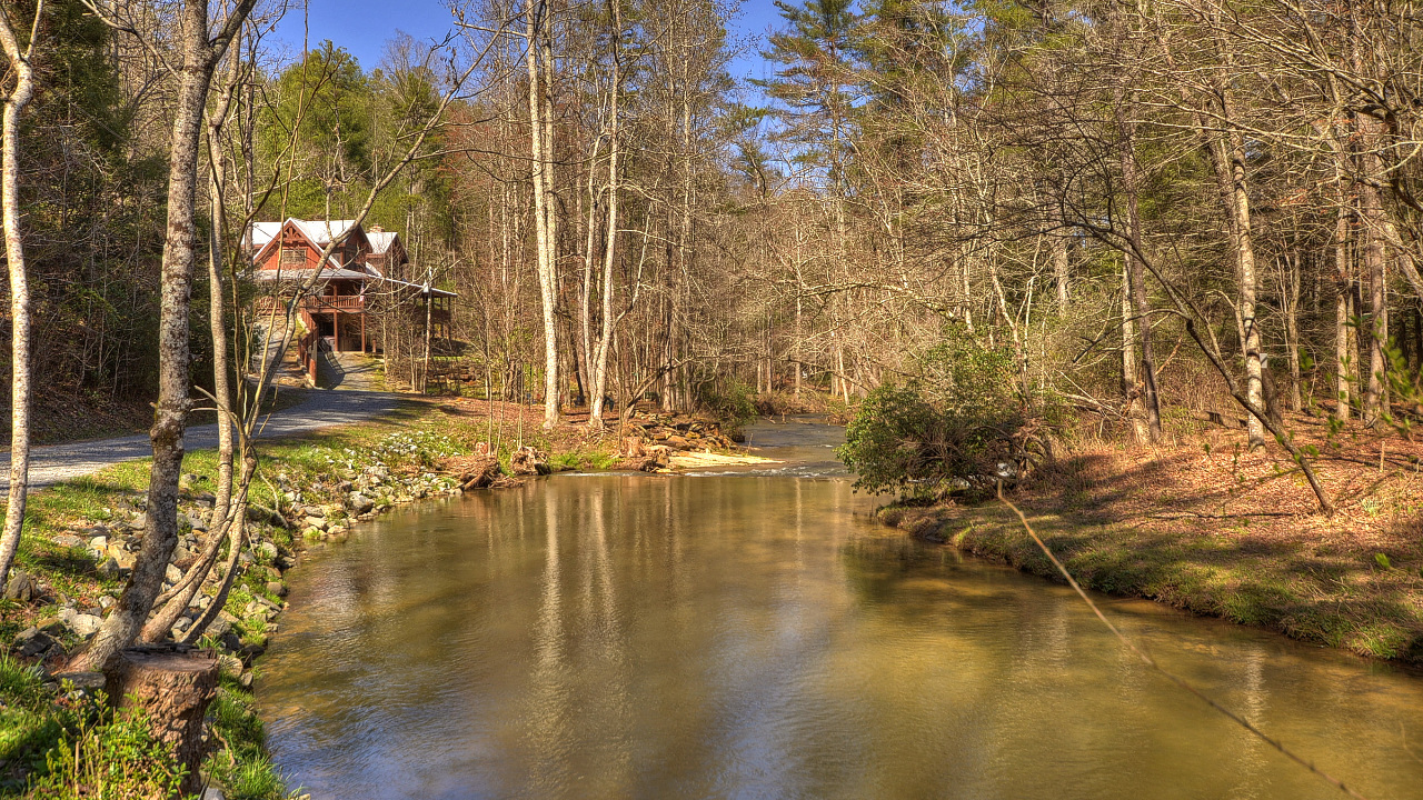 Clear Creek Lodge, Ellijay, GA, 30536 Scene 3