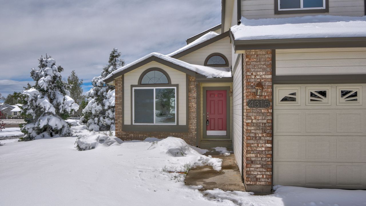 Exterior Front Entry