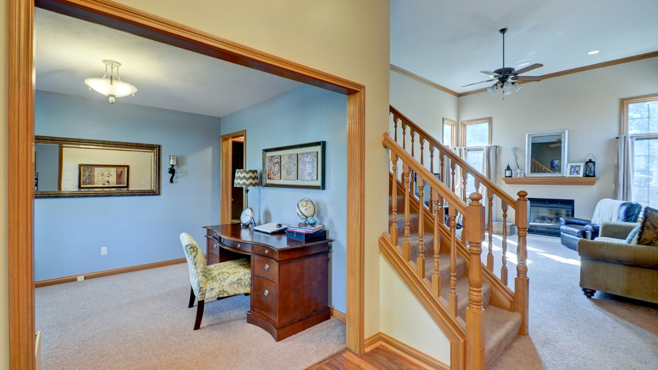 Entry/Dining Room 